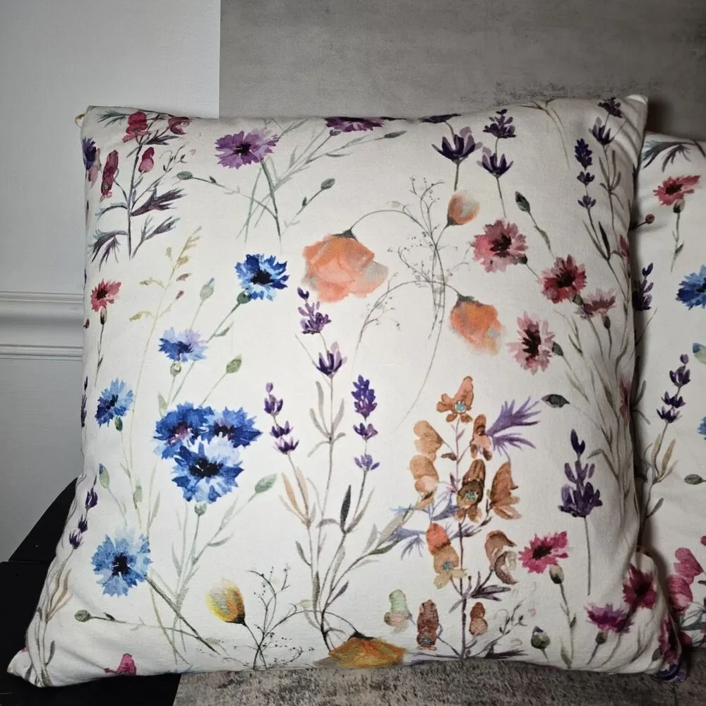 Does not apply pillow wildflowers feather